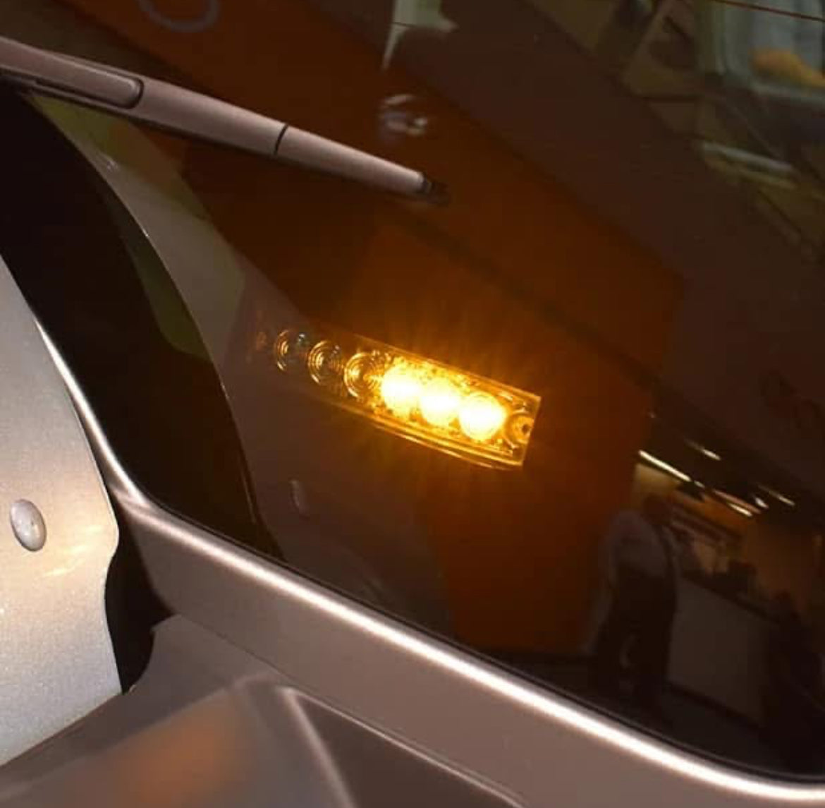 Flat mount window pods amber